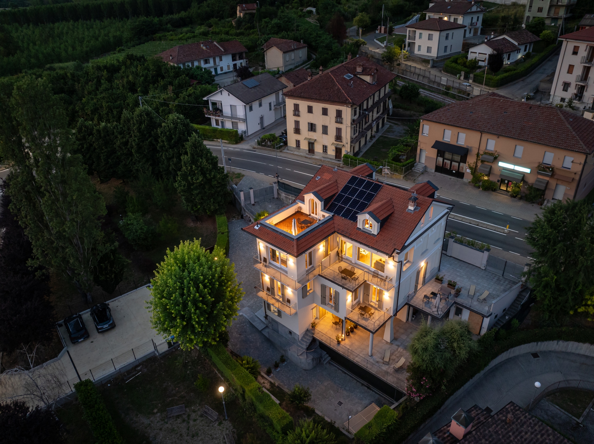 Alba Palace Luxury Apartments - Blue