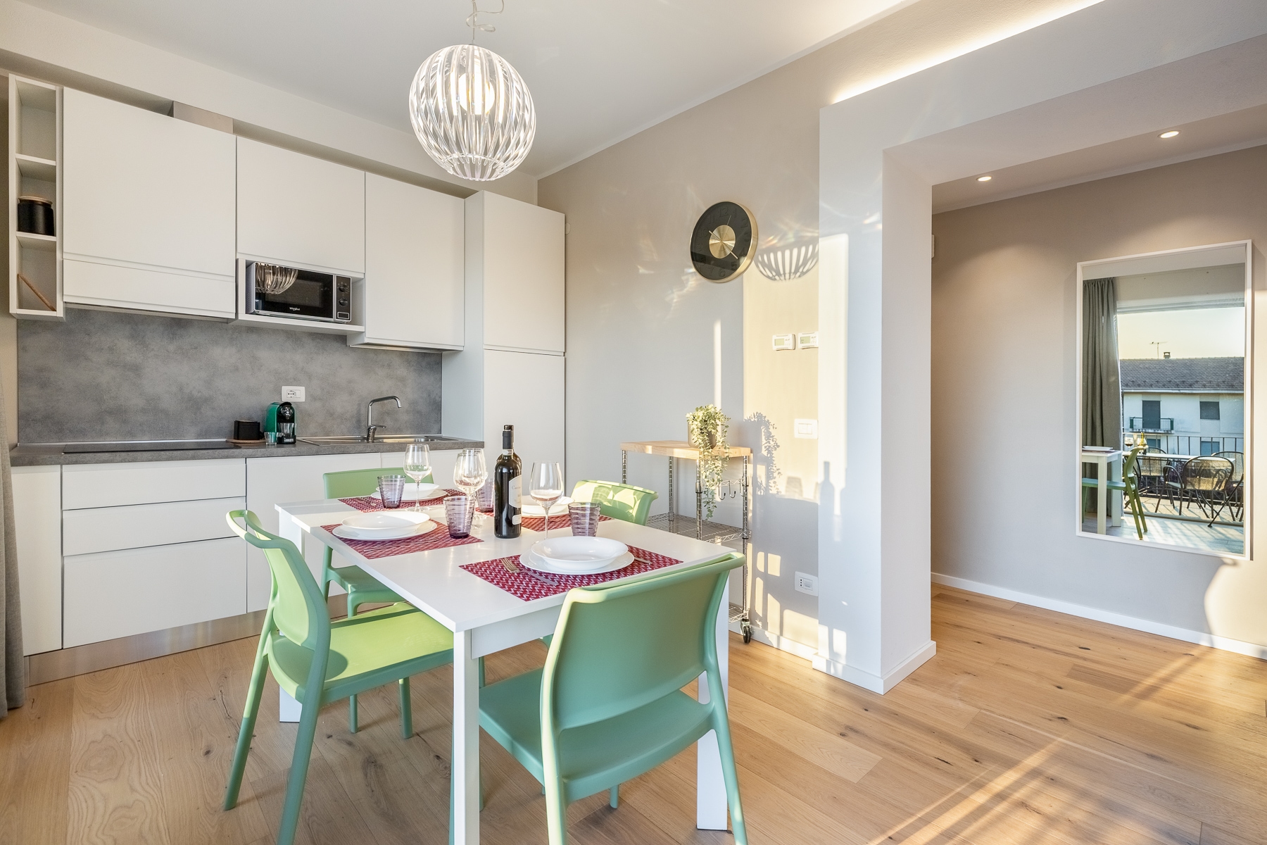 Alba Palace Luxury Apartments - Pink