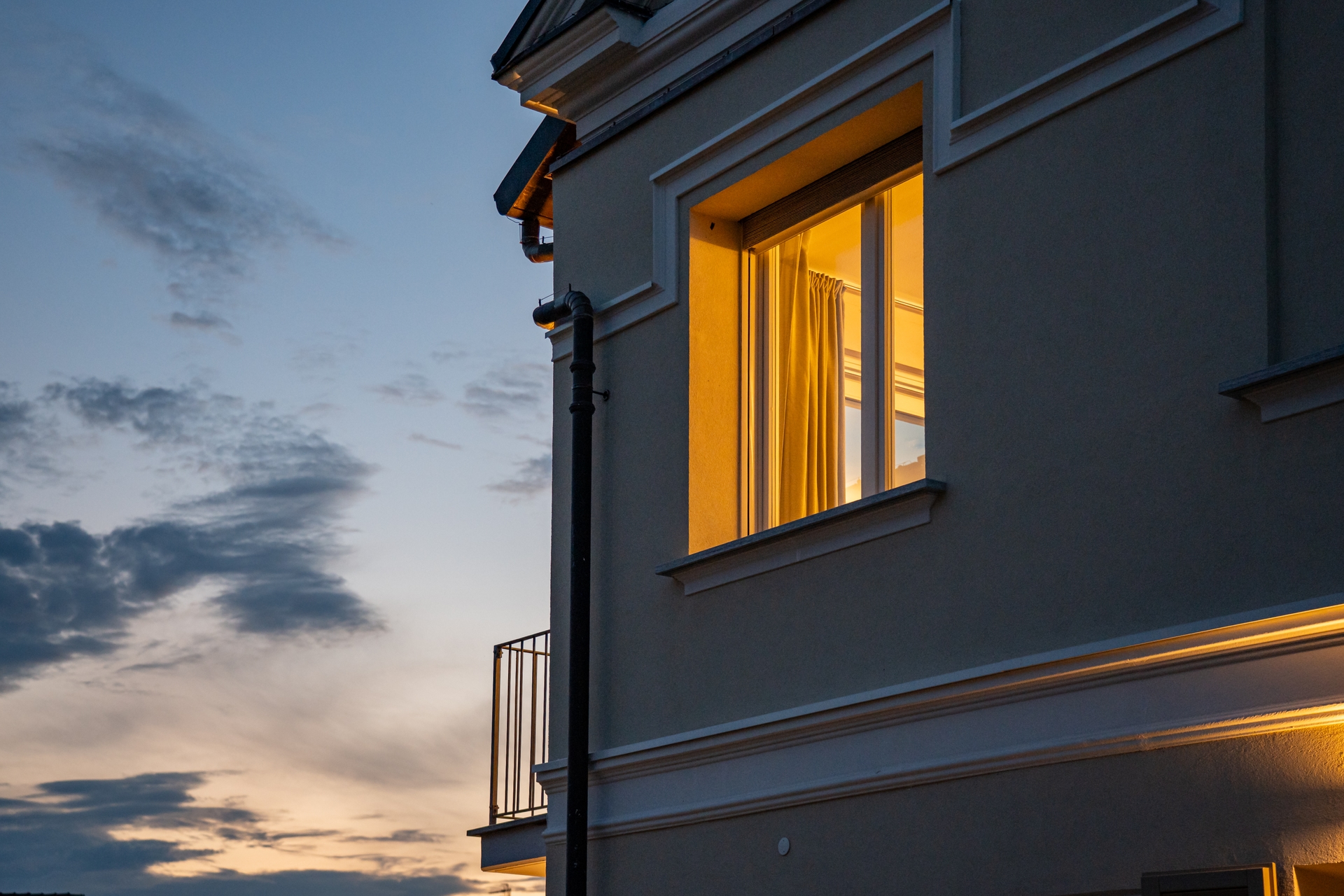 Alba Palace Luxury Apartments - Yellow