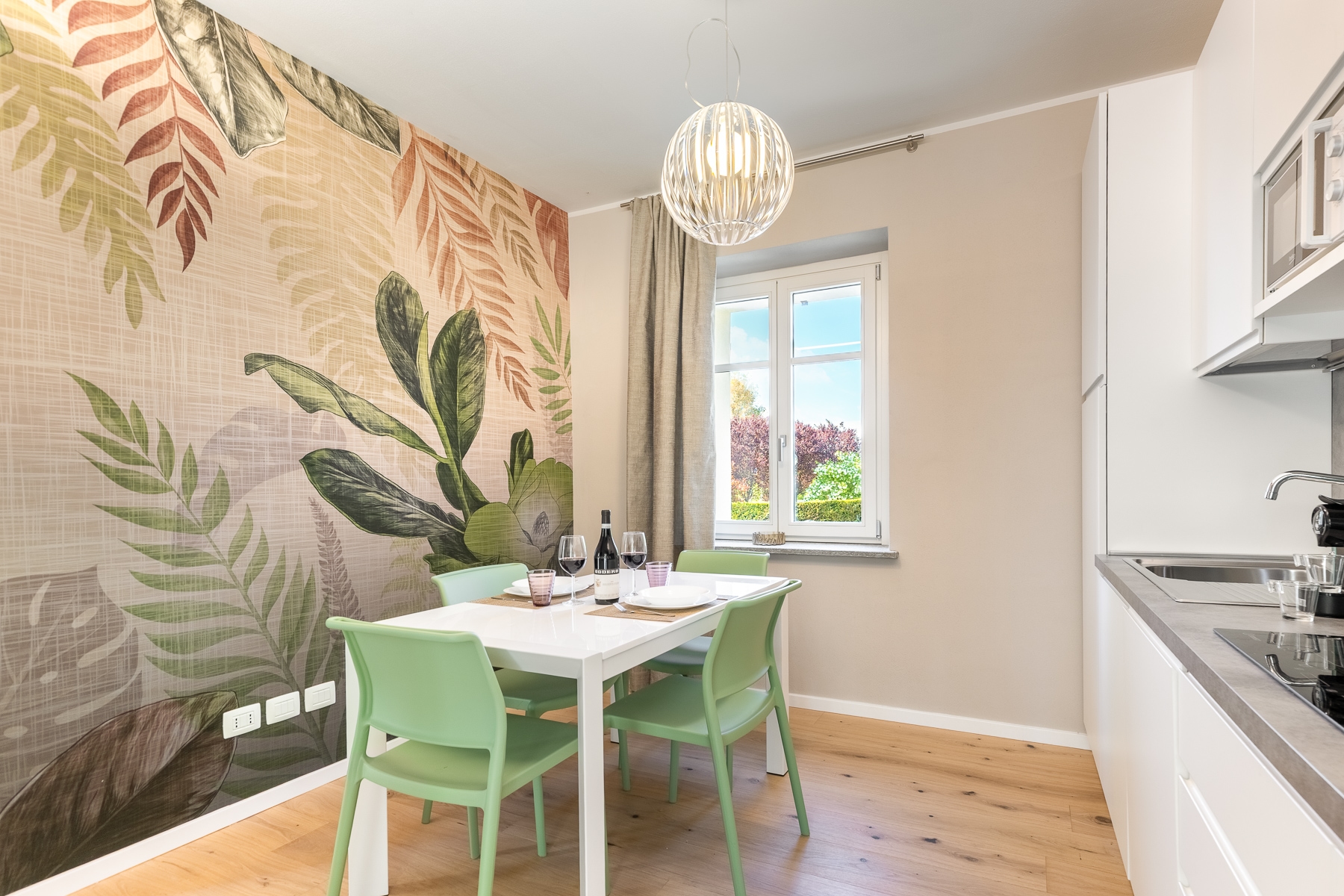 Alba Palace Luxury Apartments - Yellow