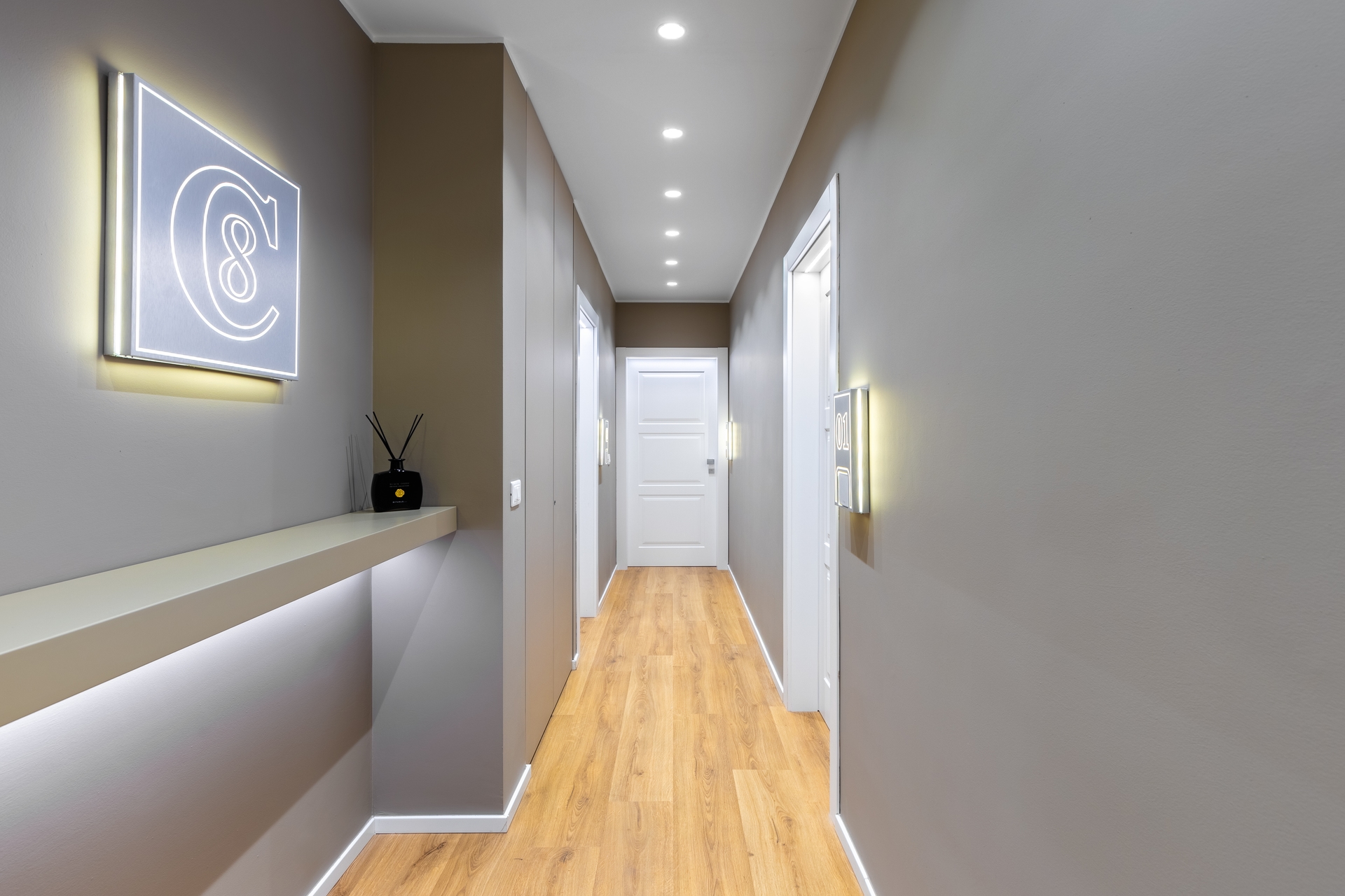 C8 Apartments: Azzurro Mare 01