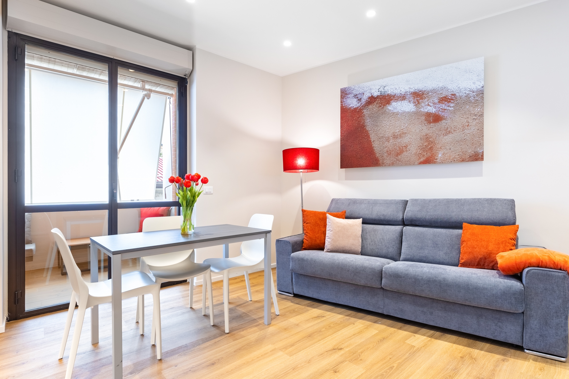 C8 Apartments: Rosso Rubino 03