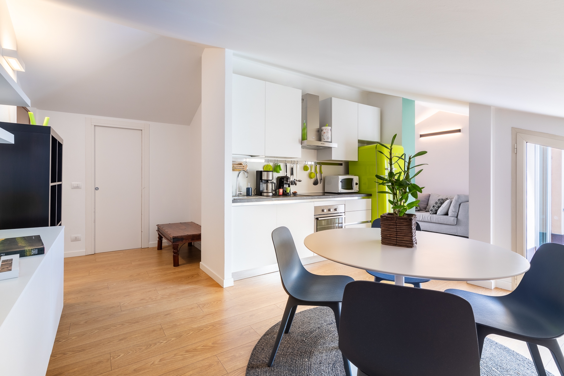 Modern Apartment With Double Terrace and Free Parking