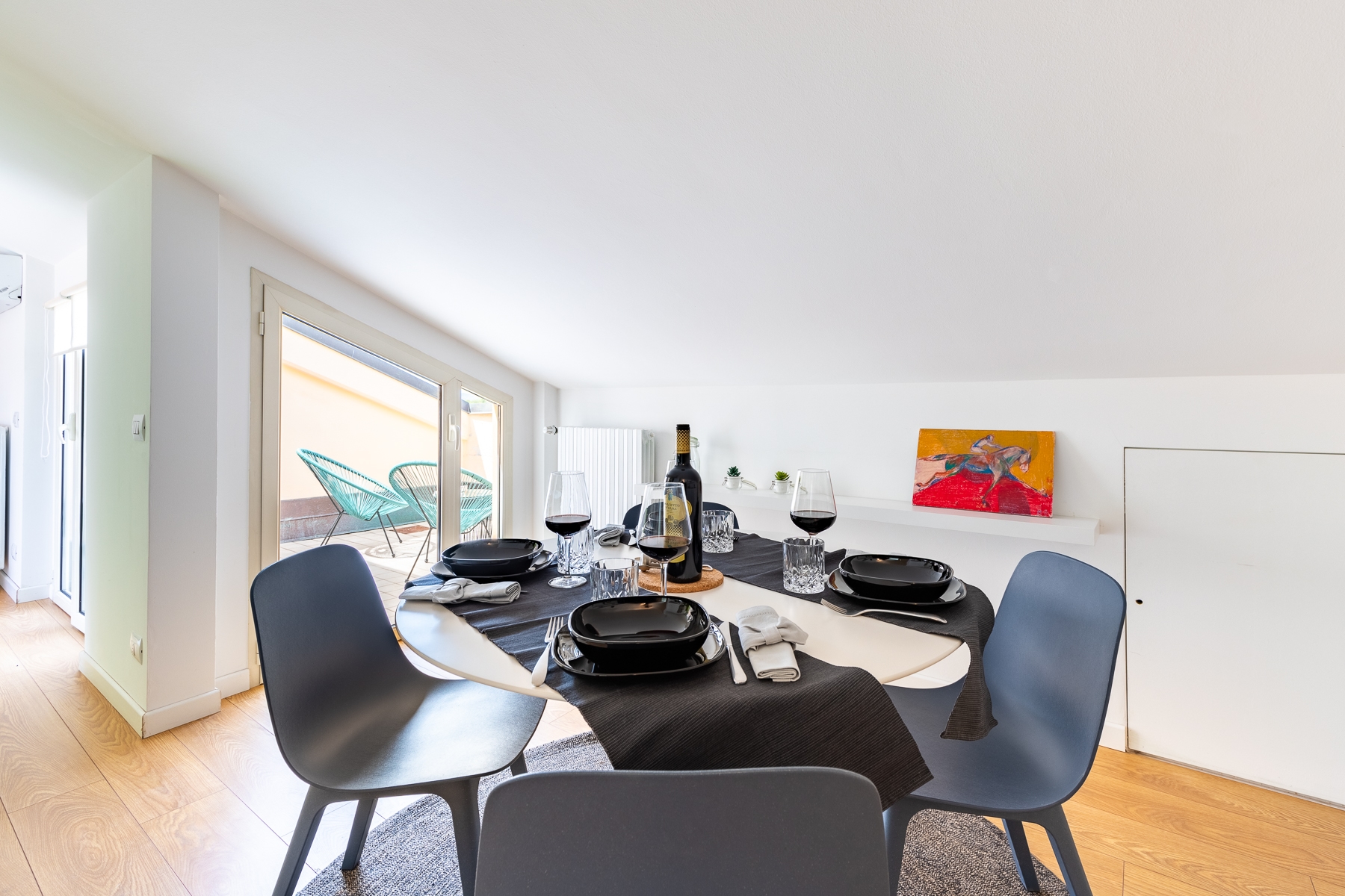 Modern Apartment With Double Terrace and Free Parking