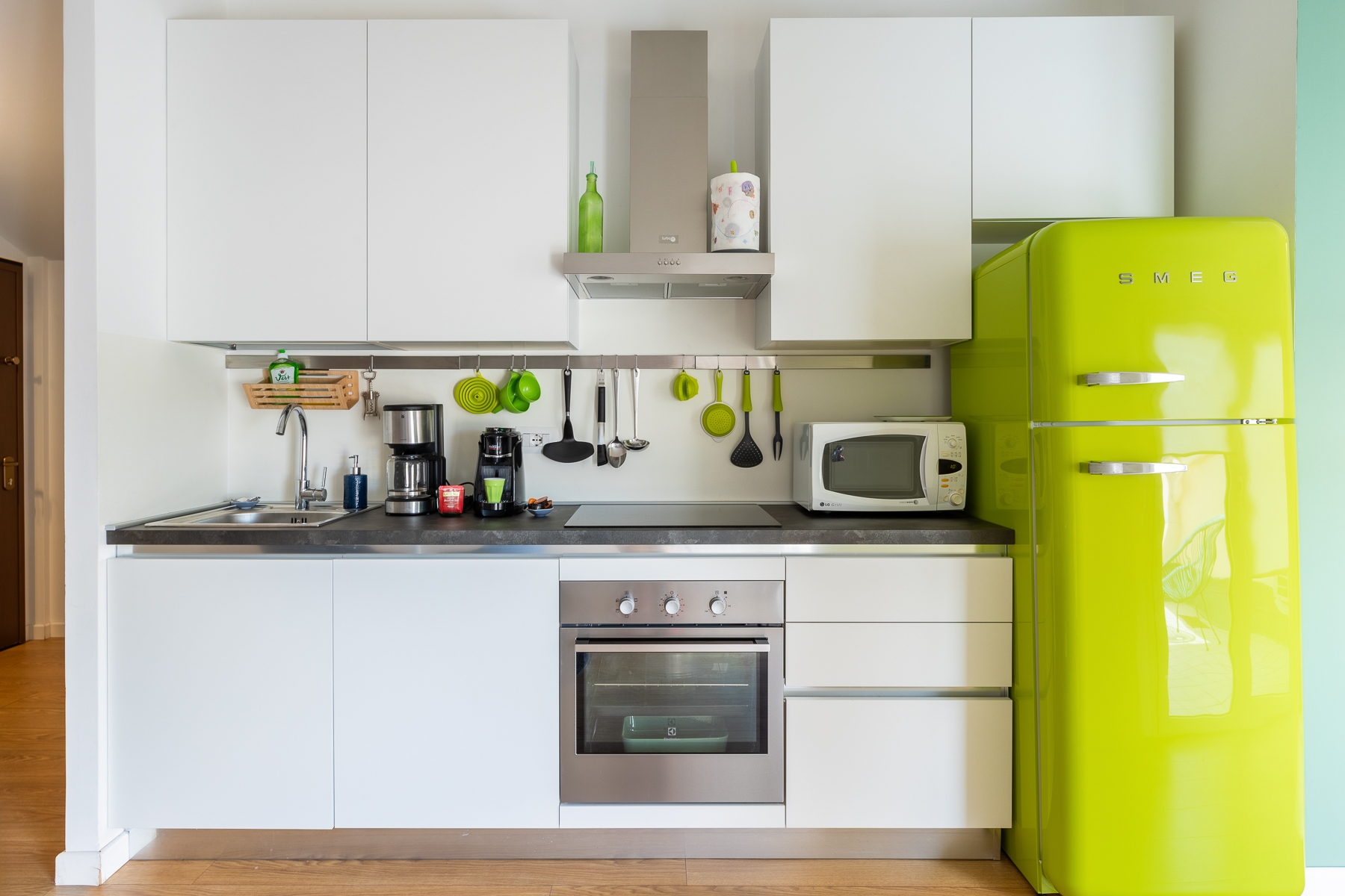 Modern Apartment With Double Terrace and Free Parking