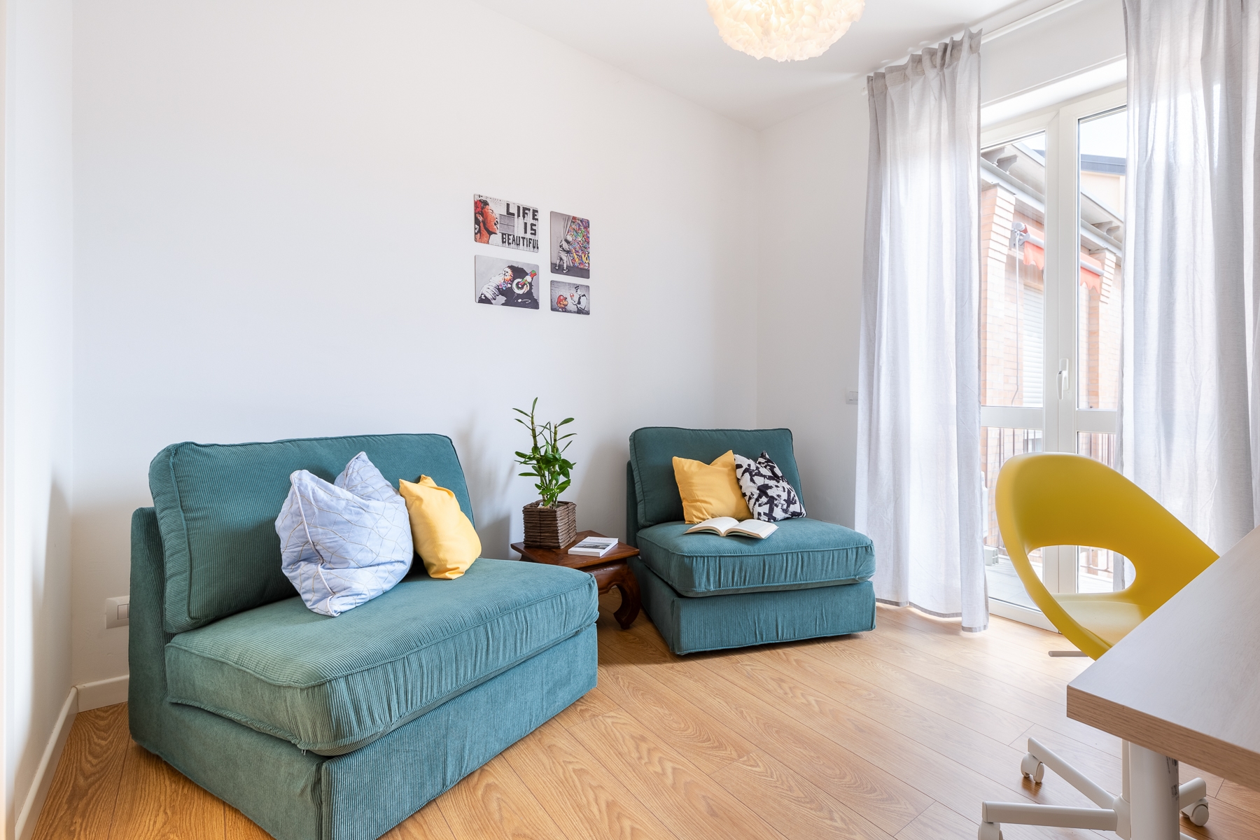 Modern Apartment With Double Terrace and Free Parking