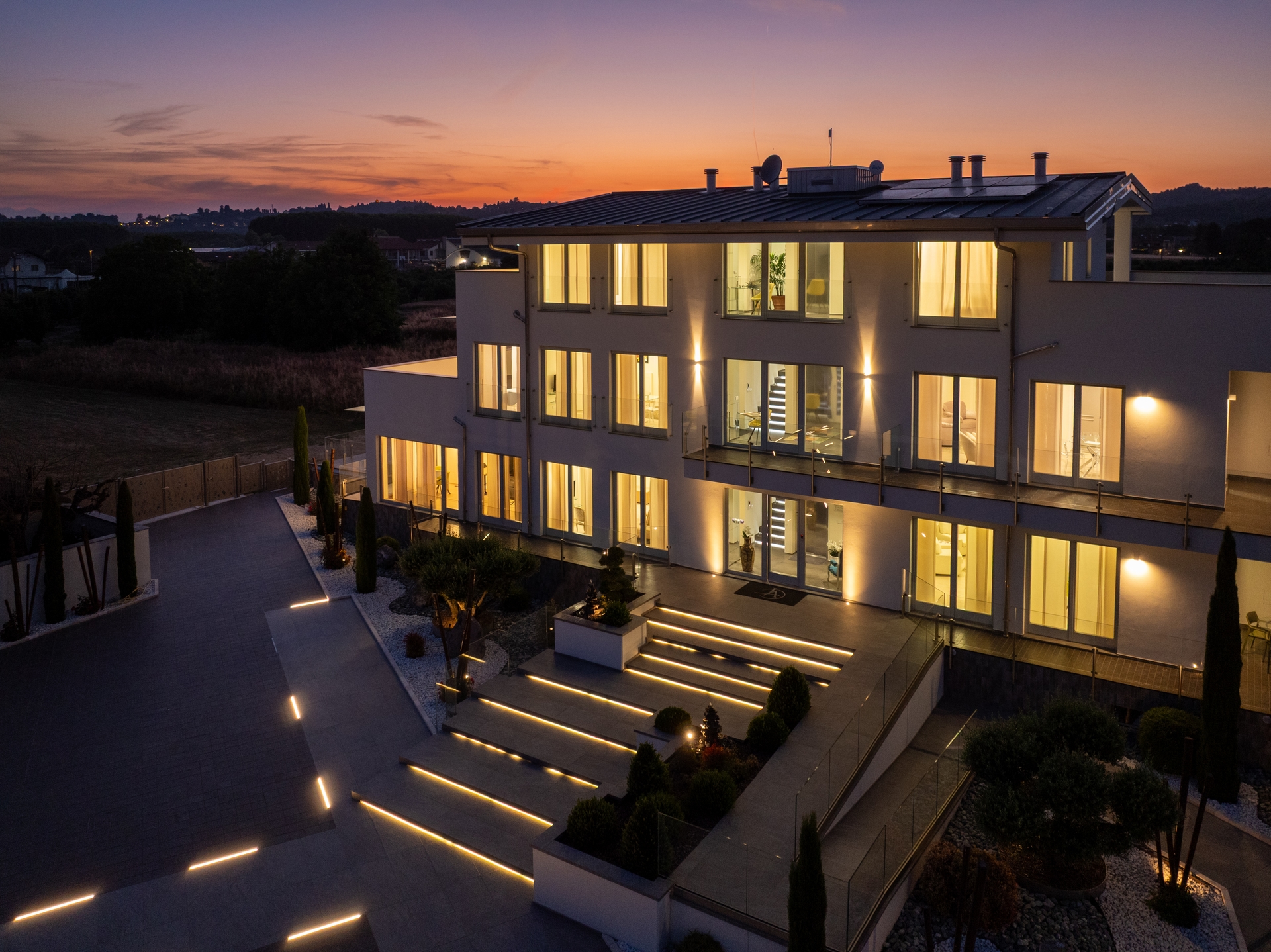 Vanity Tail Luxury Apartments - 1